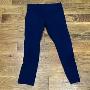 Lululemon blue leggings size 6 with back zip pocket 7/8